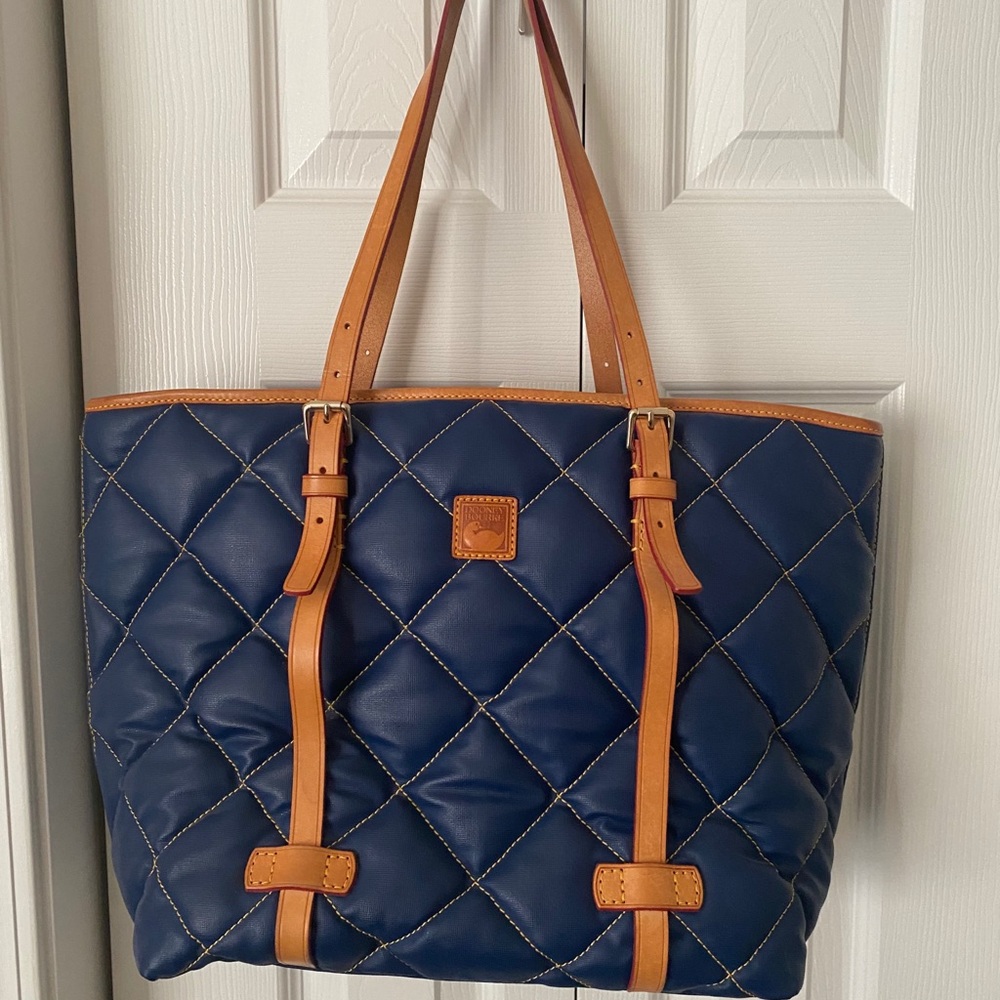 Dooney & Bourke purse